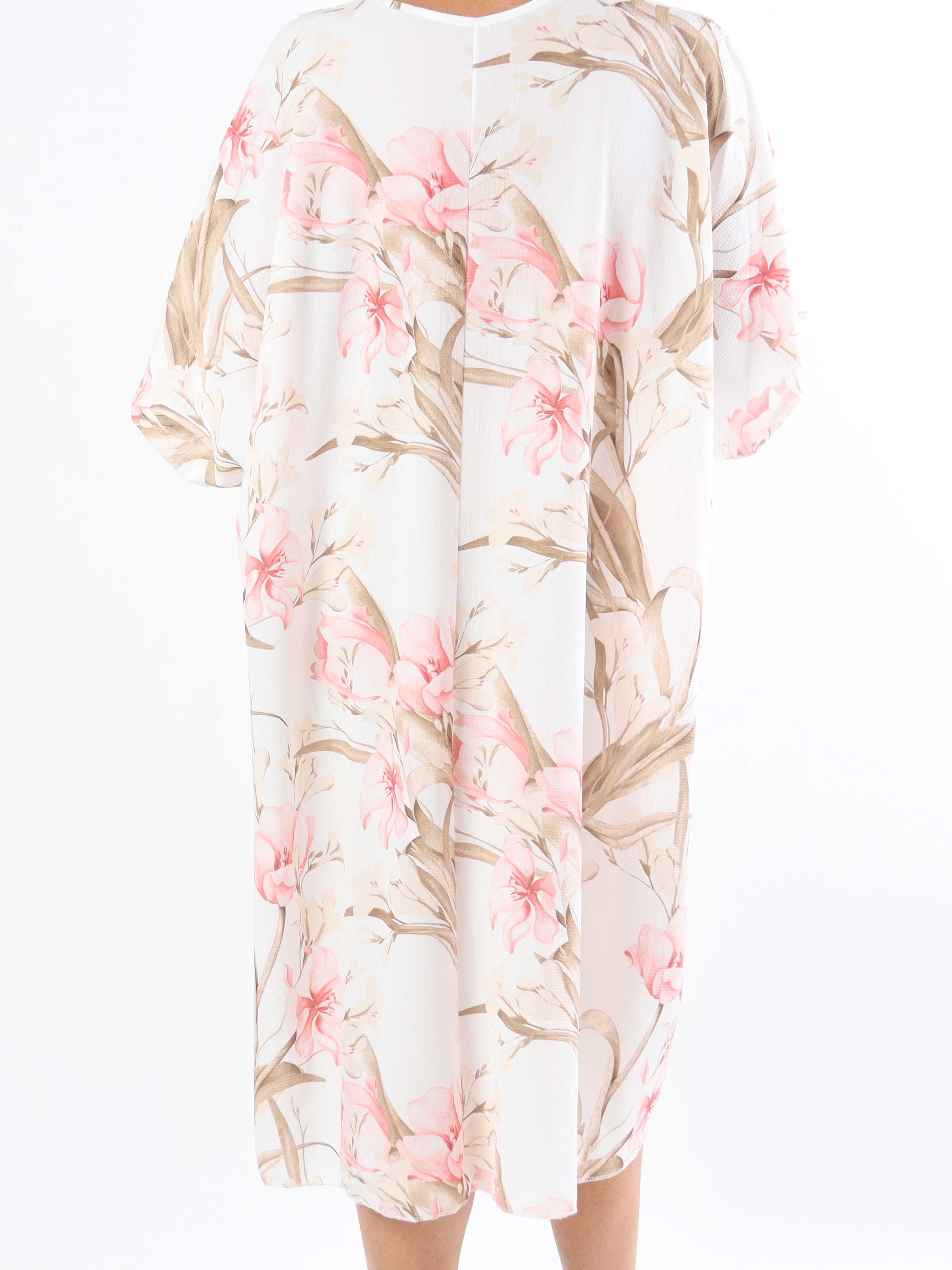 Mallie - Blommönstrad skjortklänning i plus size med v-ringning